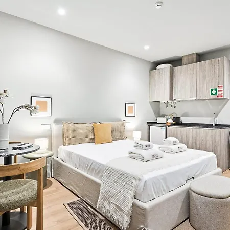 Guestready - The Cats